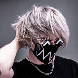 sit a elarm four fiv in da mornin